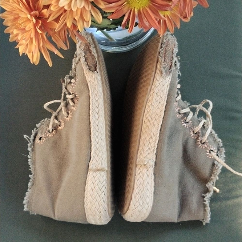 Wild Rose Embroidered Sneakers - Picture 8 of 11